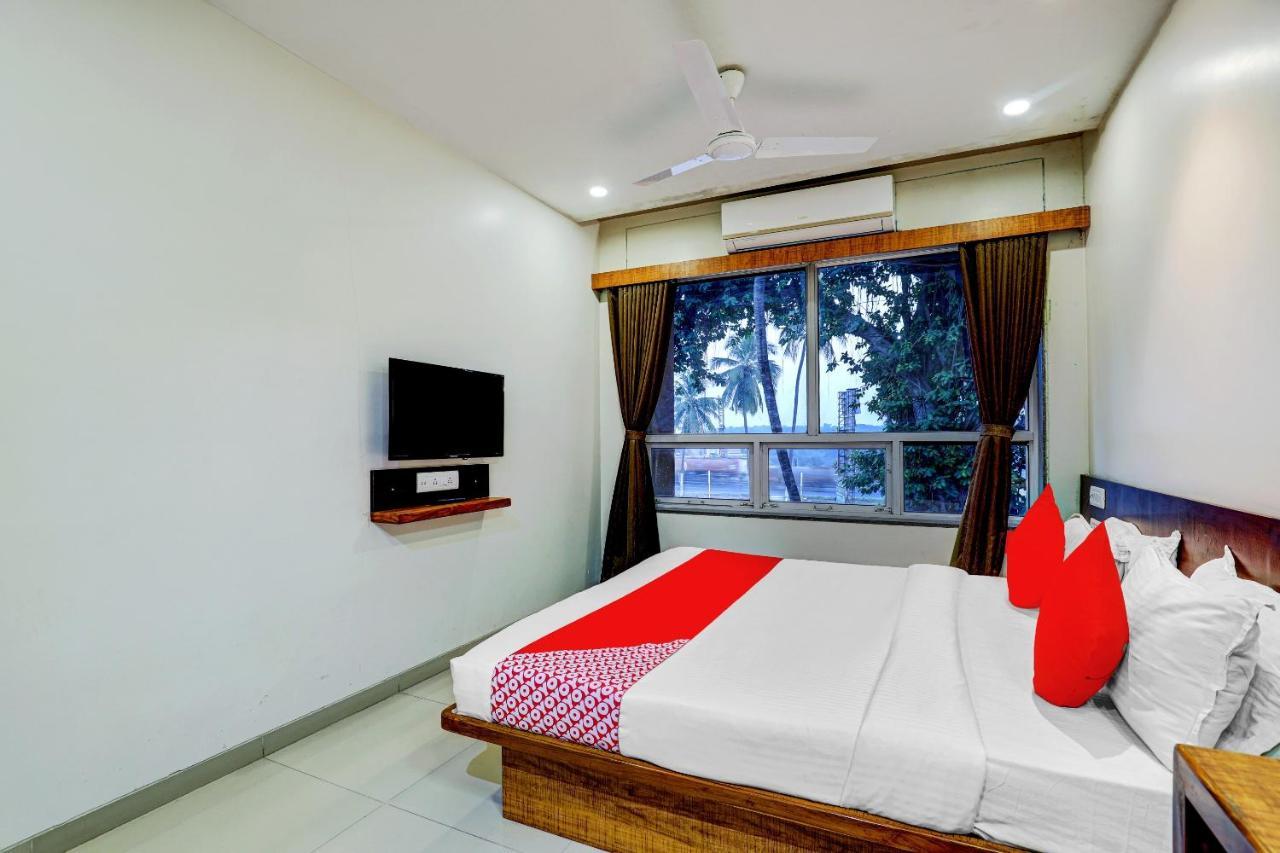 Oyo 77491 Hotel Shreenath Valsad Екстериор снимка