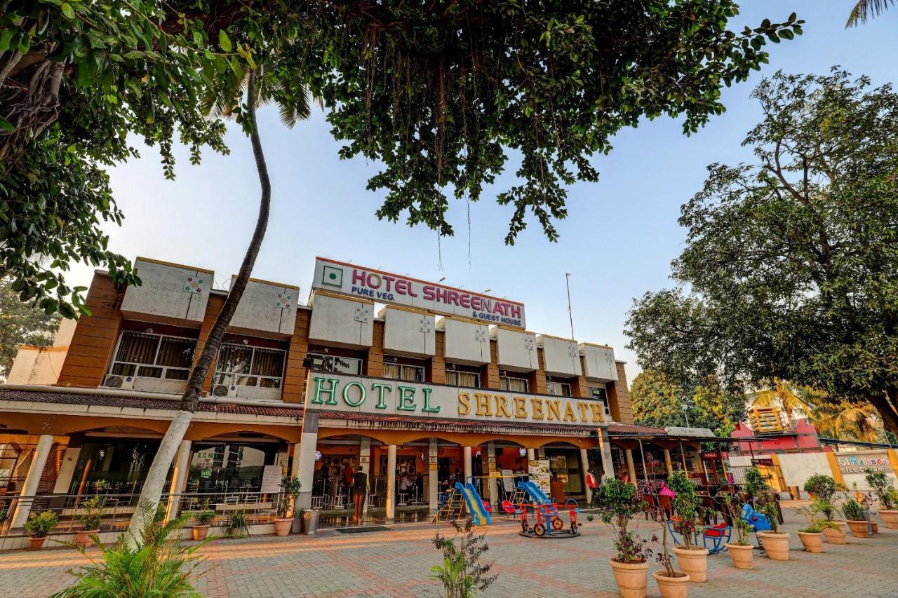 Oyo 77491 Hotel Shreenath Valsad Екстериор снимка