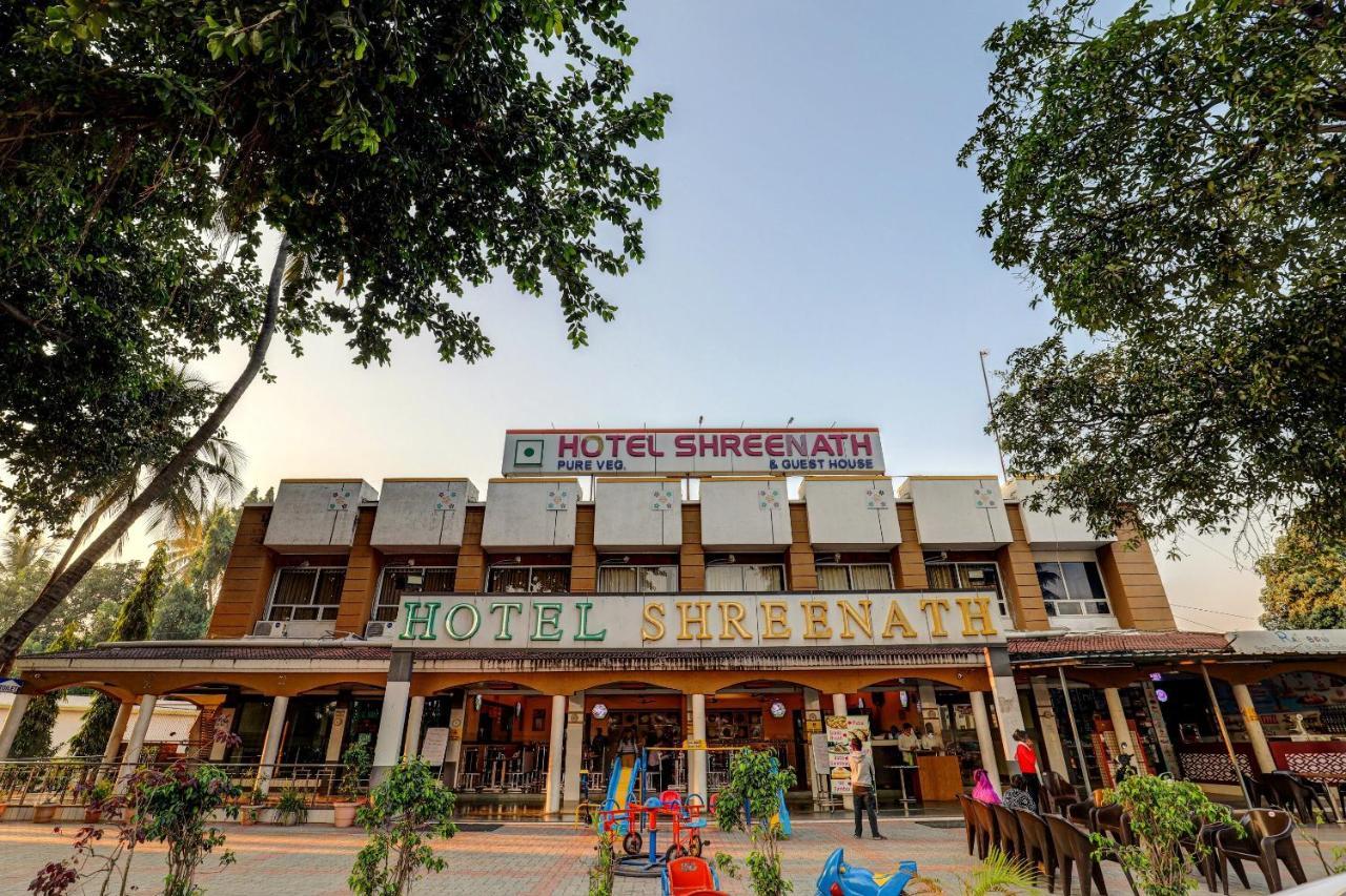 Oyo 77491 Hotel Shreenath Valsad Екстериор снимка